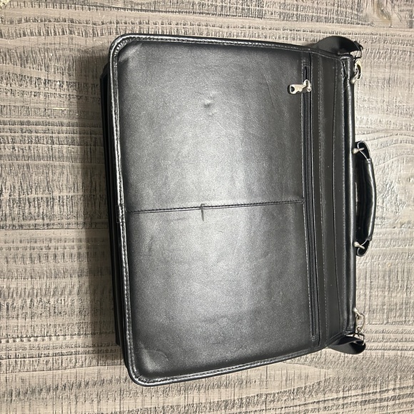 Mcklein 15" Black Leather Men's Halsted iefcase With Multiple Compartments - Picture 5 of 13